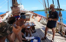 The-Ocean-Mapping-Expedition Programme-CoralWatch Briefing-à-bord Crédit-Fondation-Pacifique-copie